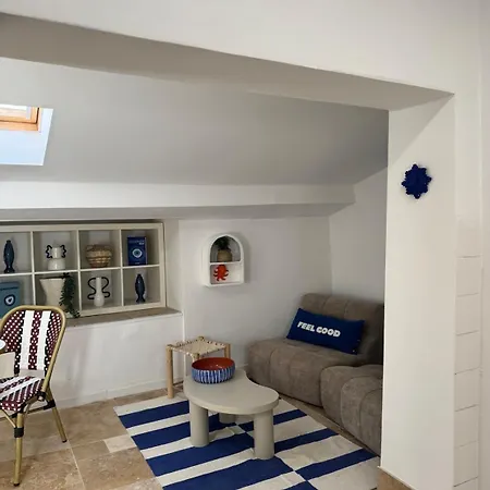 Santorin Etoile- Hyper Centre Apartmán *